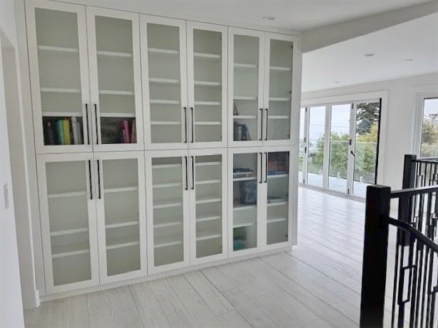 Glazed cabinetry, full height